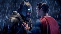 «Бэтмен против Супермена» установил антирекорд в прокате
