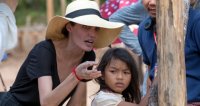 Джоли отвергла обвинения в жестокости к детям во время кастинга