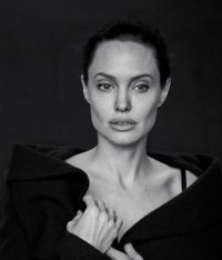 Анджелине Джоли предложена главная роль в римейке «Невесты Франкенштейна»