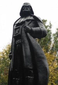 В Одессе памятник Ленину превратили в Дарта Вейдера