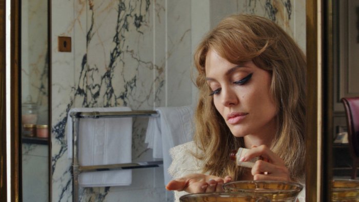 Анджелина Джоли в фильме «Лазурный берег»
