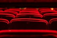 Европа снова закрывает кинотеатры