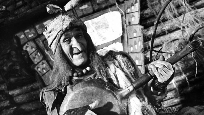 Георгий Милляр в образе Бабы-яги в фильме «Золотые рога» | Источник: Fotodom.ru