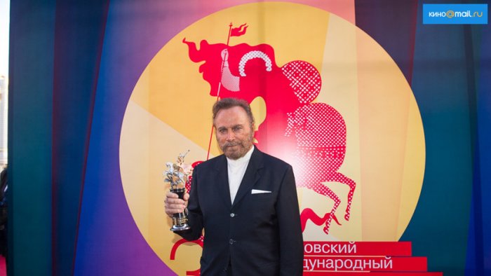 Франко Неро с наградой | Источник: Алексей Молчановский