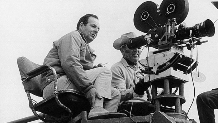 Гай Хэмилтон на съемках фильма «Голдфингер»