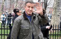 Сильвестр Сталлоне сыграет супергероя в отставке