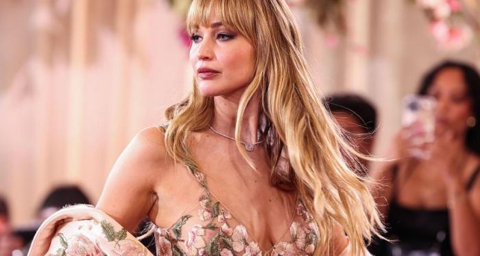 Дженнифер Лоуренс считает, что не получила роль в «Однажды в… Голливуде», потому что её сочли недостаточно красивой