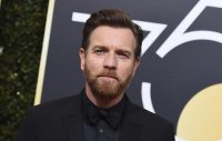 Марк Форстер снимет ремейк французской комедии «Корова и солдат»