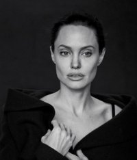 Анджелине Джоли предложена главная роль в римейке «Невесты Франкенштейна»