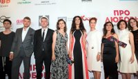 Равшана Куркова отметила день рождения на премьере фильма