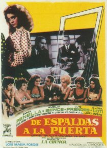 «De espaldas a la puerta»