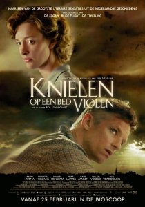 «Knielen op een bed violen»
