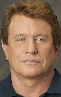 «Том Беренджер»