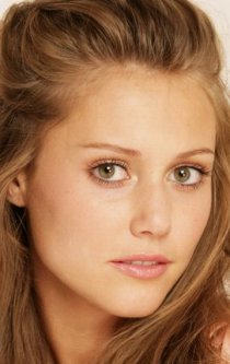 Фотография «Джулианна Гуилл»